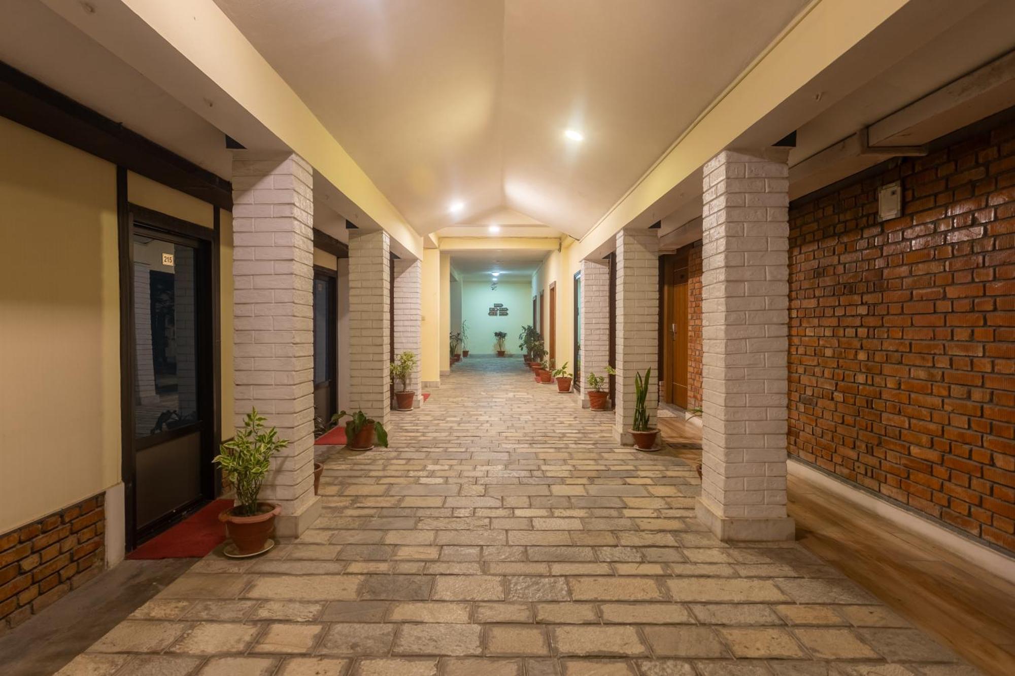 Dreamland Gold Resort & Hotel Bhairāhawā Exterior foto